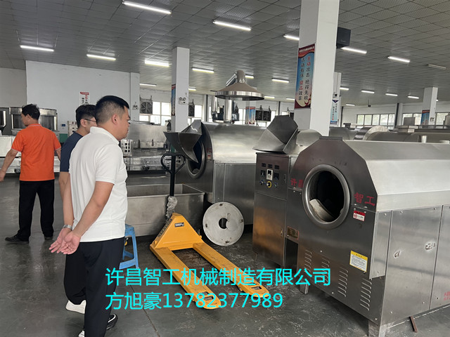 欢迎河南客户来厂考察电磁炒货机